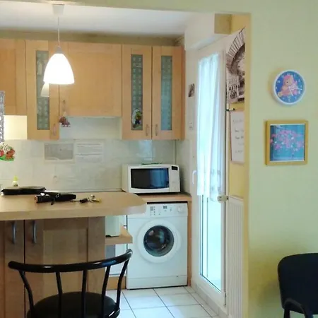 With One Bedroom In Graffenstaden With Furnished Terrace And Wifi 2 Km From The Beach * Illkirch-Graffenstaden